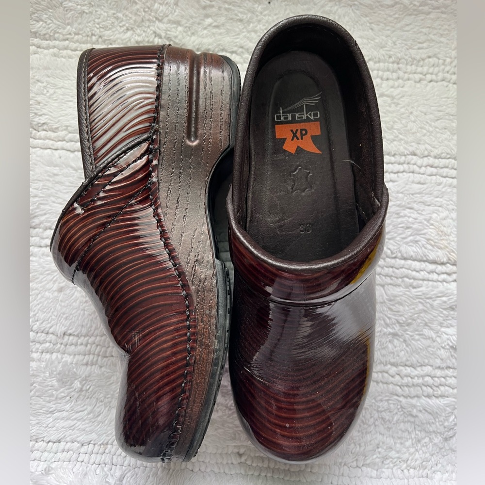 DANSKO XP Brown Gloss Clogs Size 36